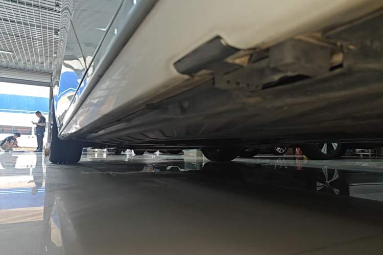 Used Mercedes-Benz C-Class 2015 C 200 L 4MATIC Sport Edition Left Side Sill