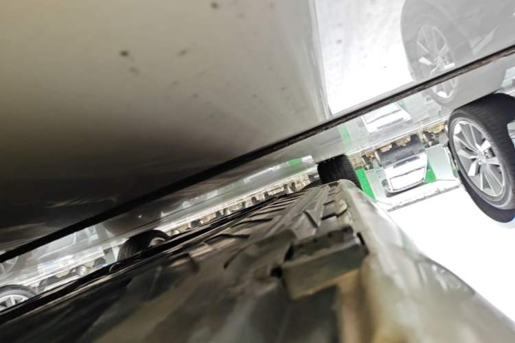 Used Mercedes-Benz C-Class 2015 C 300 L Left Side Sill