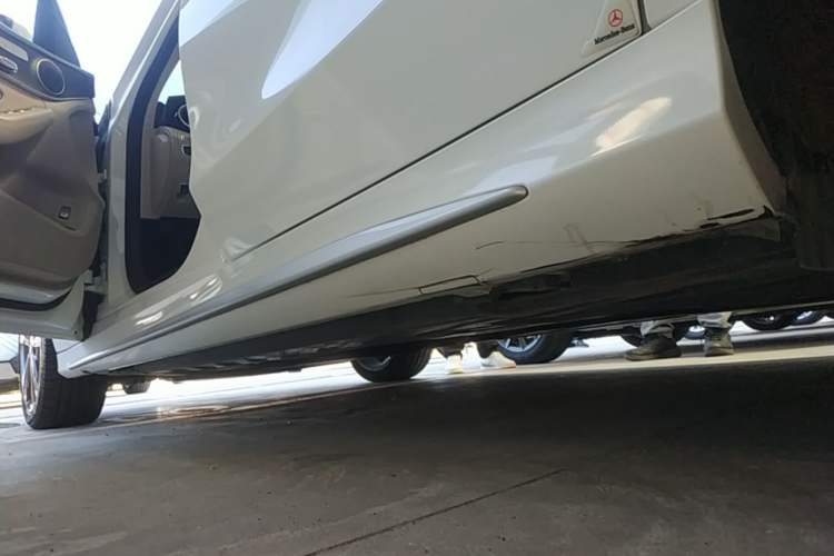 Used Mercedes-Benz C-Class 2015 C 200 L 4MATIC Sport Edition Left Side Sill