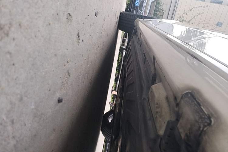 Used Mercedes-Benz C-Class 2015 C 200 station wagon Left Side Sill