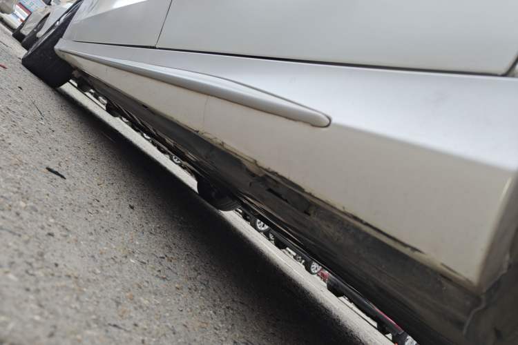 Used Mercedes-Benz C-Class 2015 Revised C 200 L Sport Edition Left Side Sill