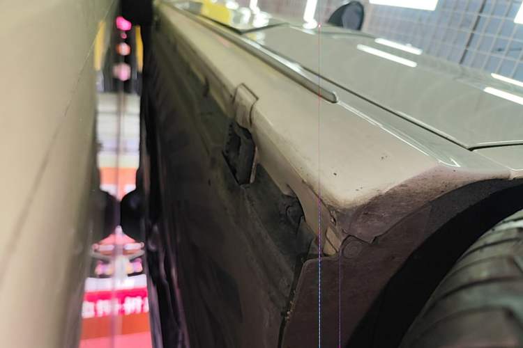 Used Mercedes-Benz C-Class 2015 Revised C 200 L Sport Edition Left Side Sill