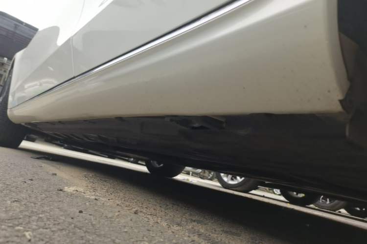 Used Mercedes-Benz C-Class 2015 C 200 L 4MATIC Left Side Sill