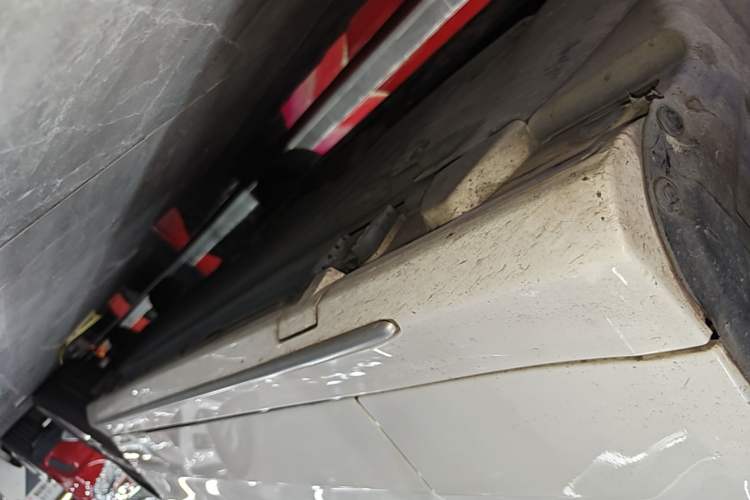 Used Mercedes-Benz C-Class 2015 C 200 L Sport Edition Left Side Sill