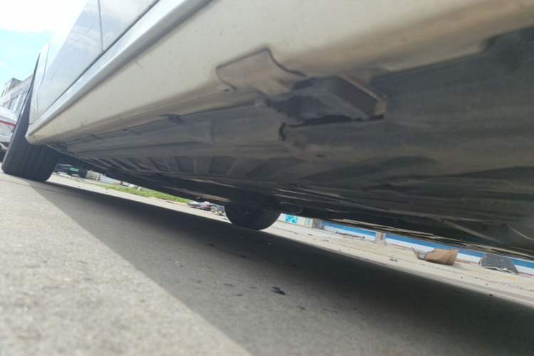 Used Mercedes-Benz C-Class 2015 C 200 L 4MATIC Sport Edition Left Side Sill