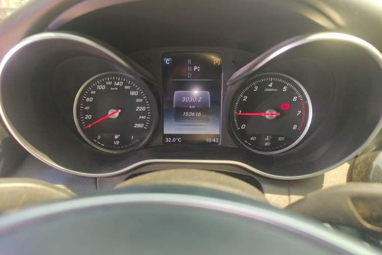 Used Mercedes-Benz C-Class 2015 C 200 Sport Edition Odometer Close Up