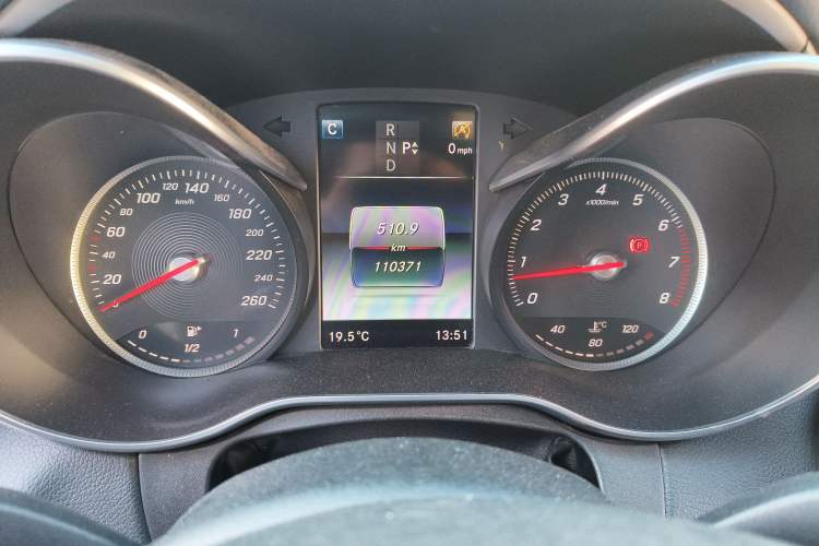 Used Mercedes-Benz C-Class 2015 Revised C 200 L Sport Edition Odometer Close Up