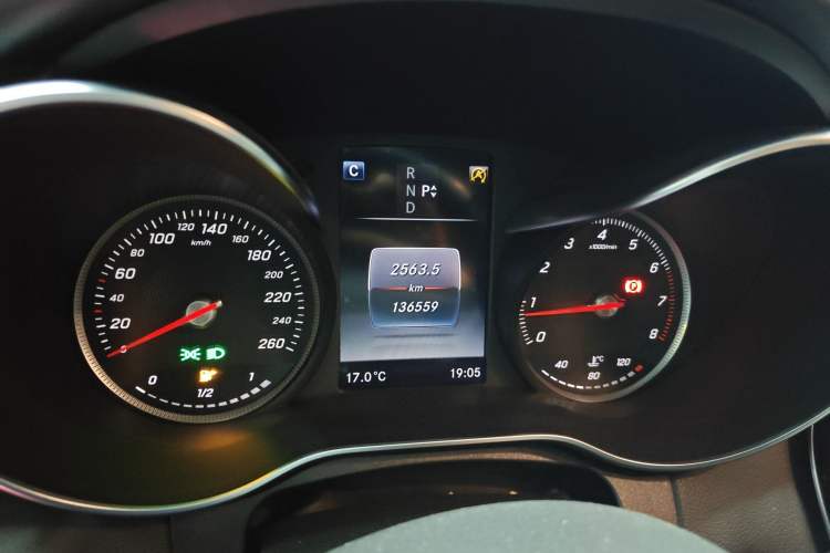 Used Mercedes-Benz C-Class 2015 Restyled C 180 L Sport Edition Odometer Close Up