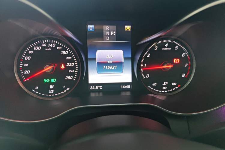 Used Mercedes-Benz C-Class 2015 Revised C 200 L Sport Edition Odometer Close Up