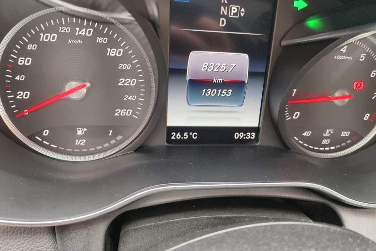 Used Mercedes-Benz C-Class 2015 C 200 L 4MATIC Sport Edition Odometer Close Up
