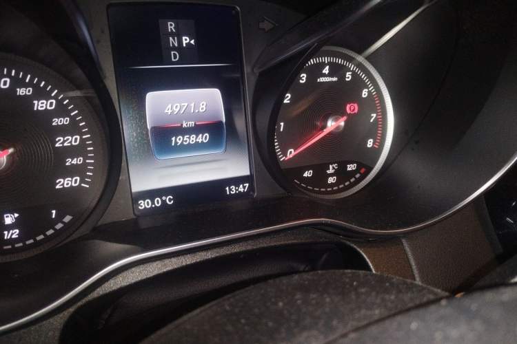 Used Mercedes-Benz C-Class 2015 C 200 Sport Edition Odometer Close Up