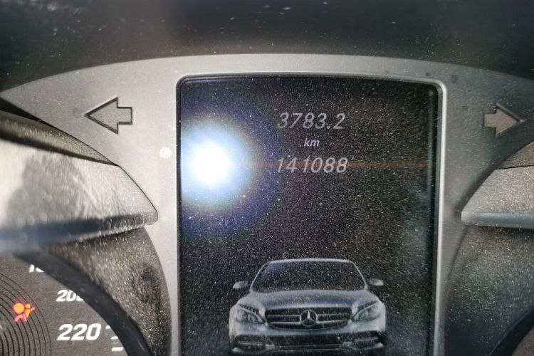 Used Mercedes-Benz C-Class 2015 Revised C 200 L Sport Edition Odometer Close Up