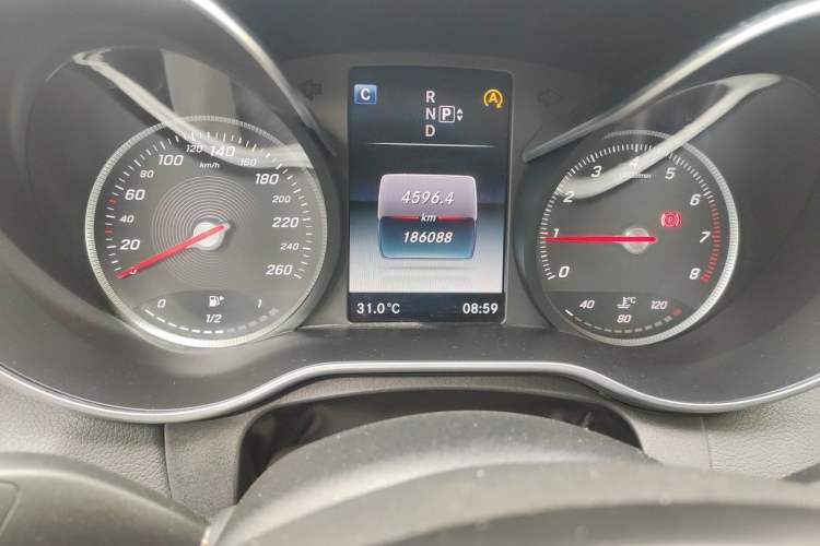 Used Mercedes-Benz C-Class 2015 Revised C 200 L Sport Edition Odometer Close Up