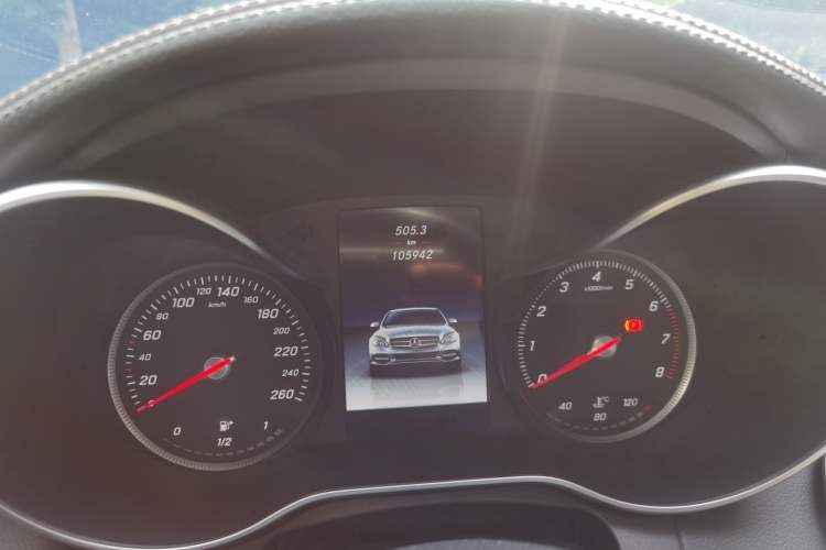 Used Mercedes-Benz C-Class 2015 Revised C 200 L Sport Edition Odometer Close Up