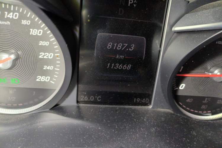 Used Mercedes-Benz C-Class 2015 Revised C 200 L Sport Edition Odometer Close Up