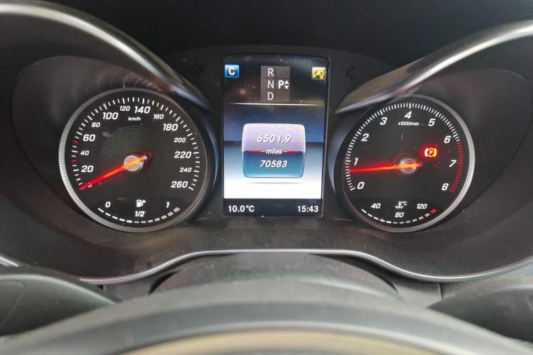 Used Mercedes-Benz C-Class 2015 Restyled C 180 L Sport Edition Odometer Close Up