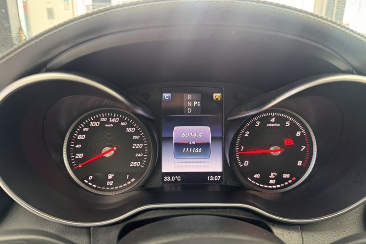 Used Mercedes-Benz C-Class 2015 Revised C 200 L Sport Edition Odometer Close Up