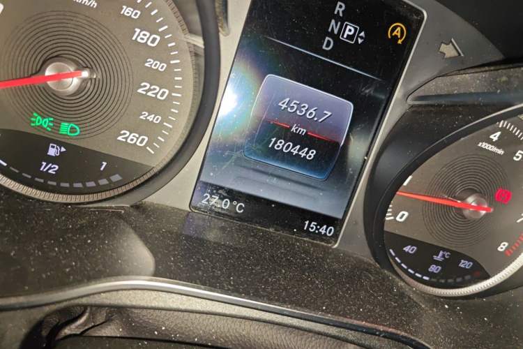 Used Mercedes-Benz C-Class 2015 Revised C 200 L Sport Edition Odometer Close Up