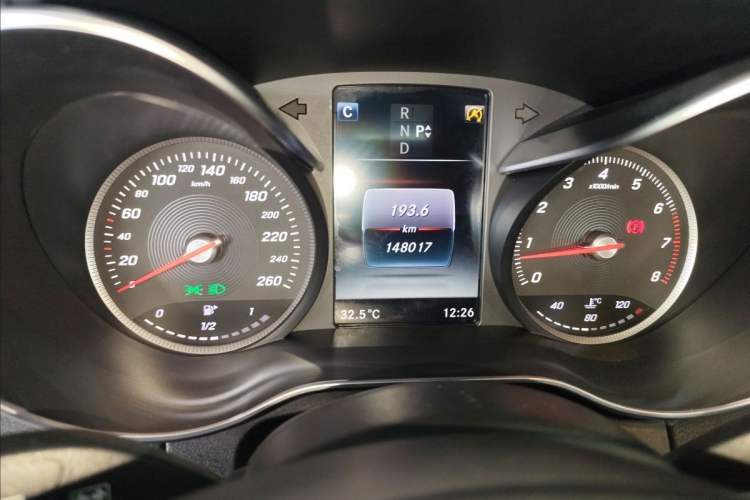 Used Mercedes-Benz C-Class 2015 C 200 station wagon Odometer Close Up
