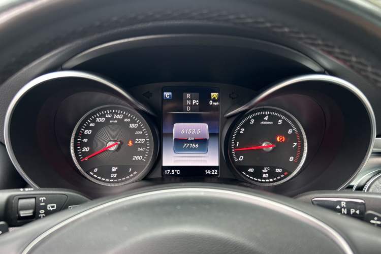 Used Mercedes-Benz C-Class 2015 C 200 station wagon Odometer Close Up