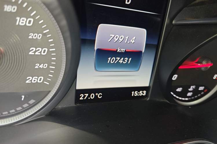 Used Mercedes-Benz C-Class 2015 C 200 L Odometer Close Up