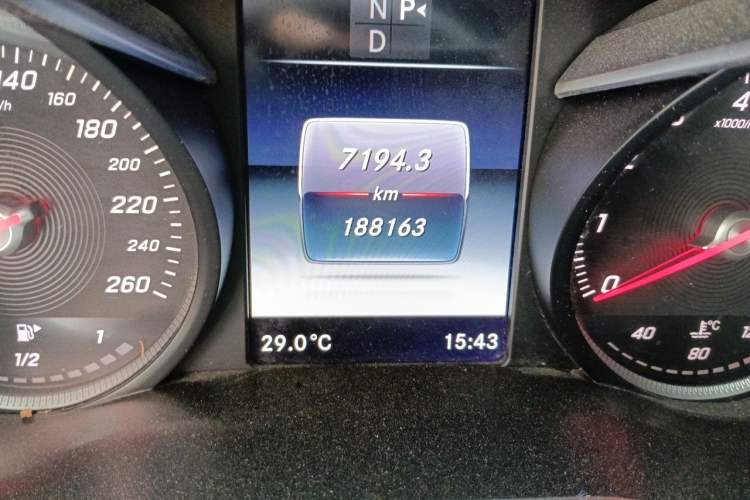 Used Mercedes-Benz C-Class 2015 Facelift C 180 L Odometer Close Up