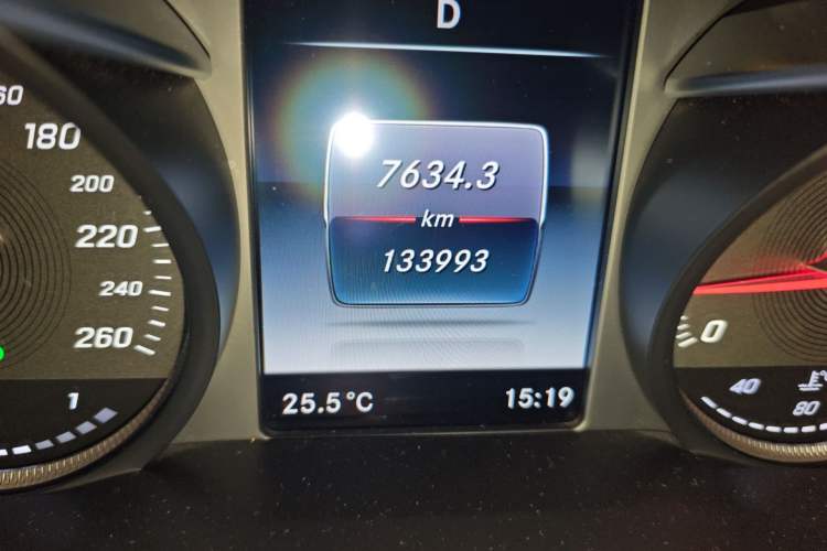 Used Mercedes-Benz C-Class 2015 Facelift C 200 L Odometer Close Up
