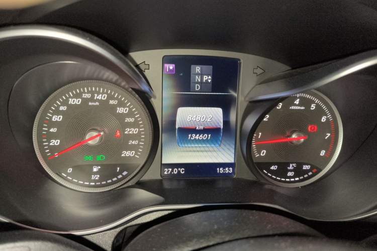 Used Mercedes-Benz C-Class 2015 C 200 L 4MATIC Sport Edition Odometer Close Up