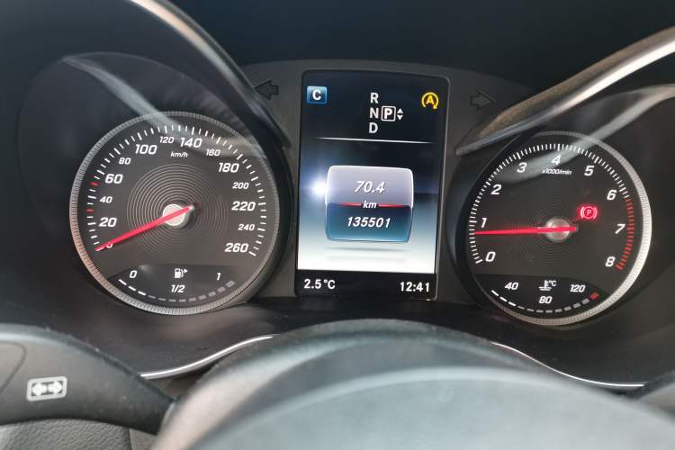 Used Mercedes-Benz C-Class 2015 C 200 station wagon Odometer Close Up