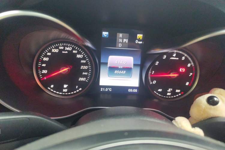 Used Mercedes-Benz C-Class 2015 Revised C 200 L Sport Edition Odometer Close Up