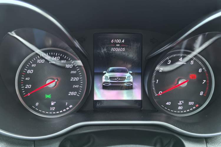 Used Mercedes-Benz C-Class 2015 C 200 Sport Edition Odometer Close Up