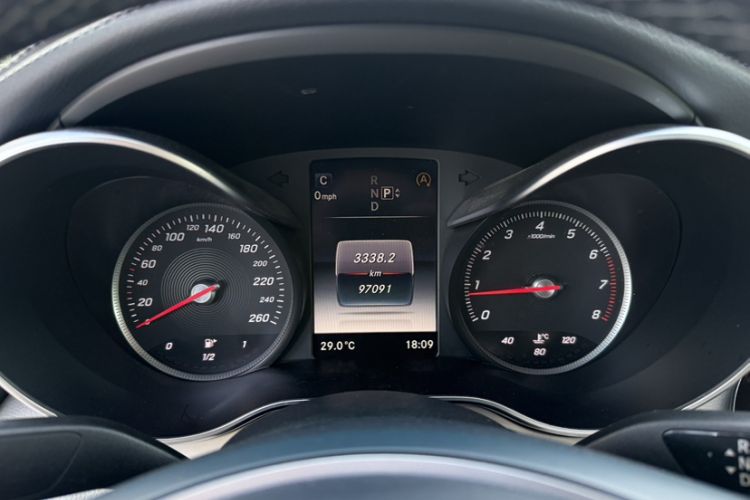 Used Mercedes-Benz C-Class 2015 C 200 L Odometer Close Up