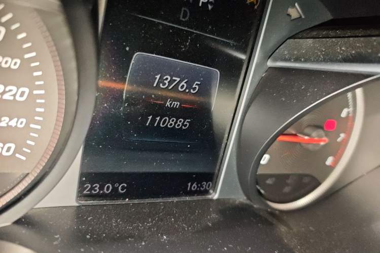 Used Mercedes-Benz C-Class 2015 C 200 Sport Edition Odometer Close Up