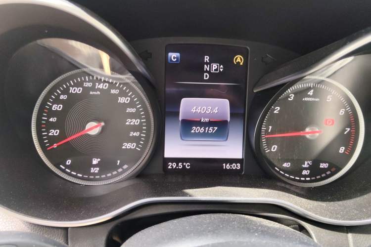 Used Mercedes-Benz C-Class 2015 Revised C 200 L Sport Edition Odometer Close Up