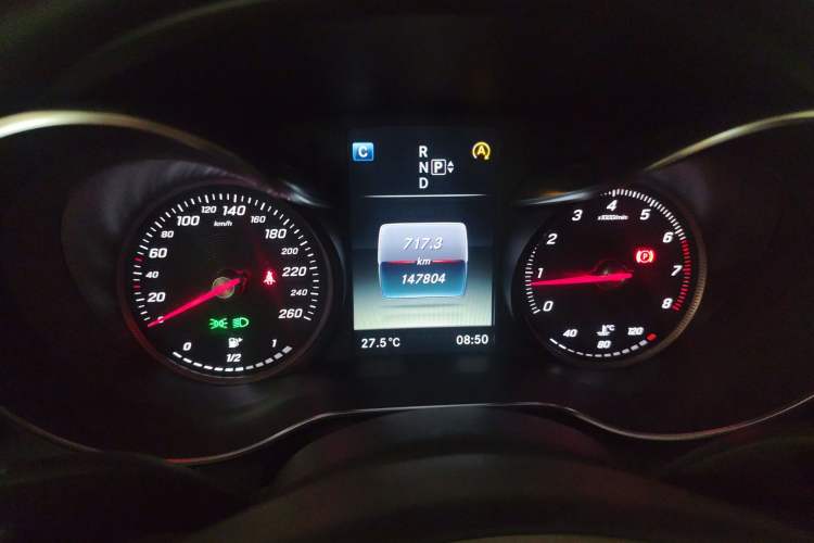 Used Mercedes-Benz C-Class 2015 C 180 L Odometer Close Up
