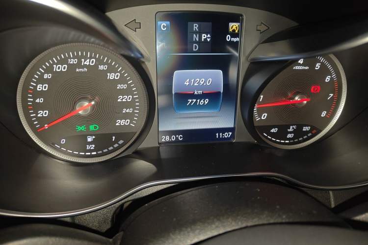 Used Mercedes-Benz C-Class 2015 Revised C 200 L Sport Edition Odometer Close Up