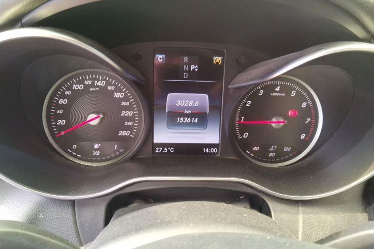 Used Mercedes-Benz C-Class 2015 C 200 Sport Edition Odometer Close Up