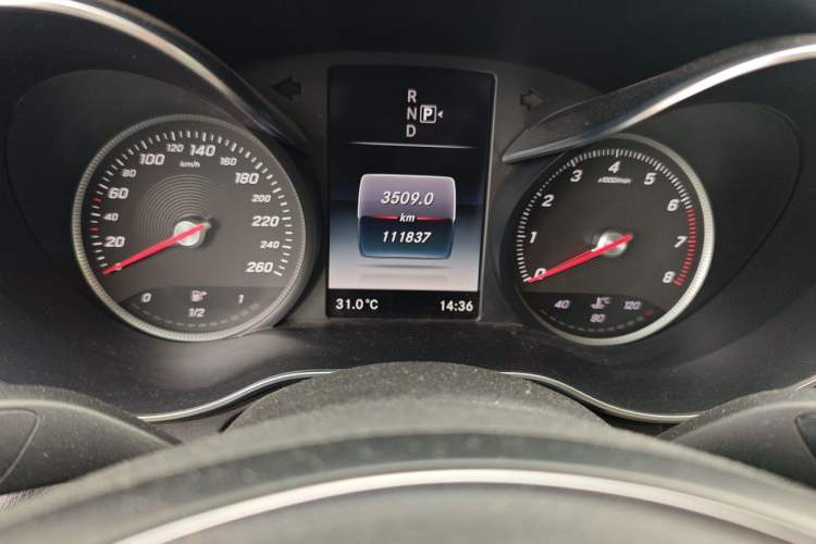 Used Mercedes-Benz C-Class 2015 Revised C 200 L Sport Edition Odometer Close Up