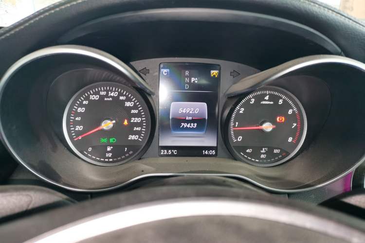 Used Mercedes-Benz C-Class 2015 Revised C 200 L Sport Edition Odometer Close Up