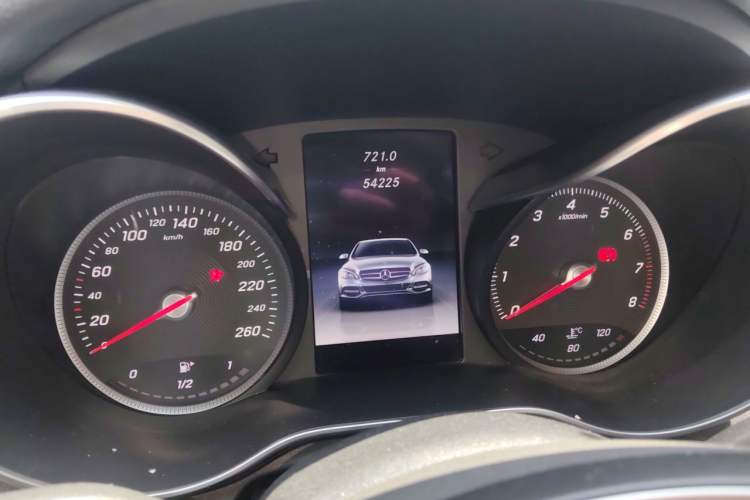 Used Mercedes-Benz C-Class 2015 C 200 L 4MATIC Sport Edition Odometer Close Up