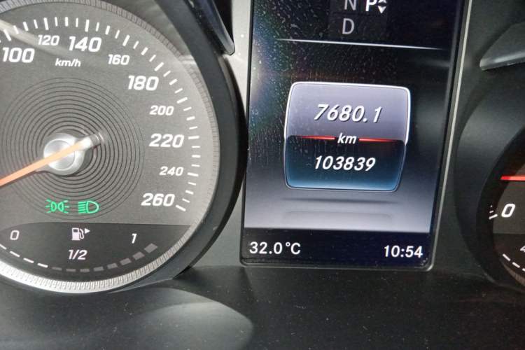 Used Mercedes-Benz C-Class 2015 C 300 Sport Edition Odometer Close Up