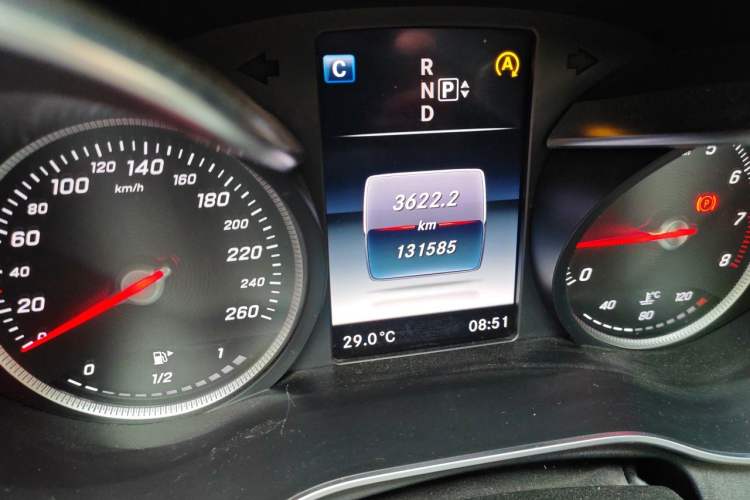 Used Mercedes-Benz C-Class 2015 Facelift C 200 L Odometer Close Up