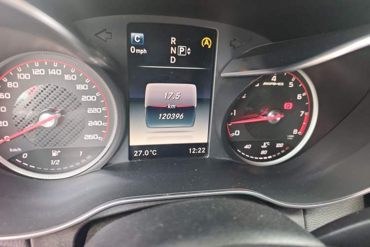 Used Mercedes-Benz C-Class 2015 C 180 L Sport Edition Odometer Close Up