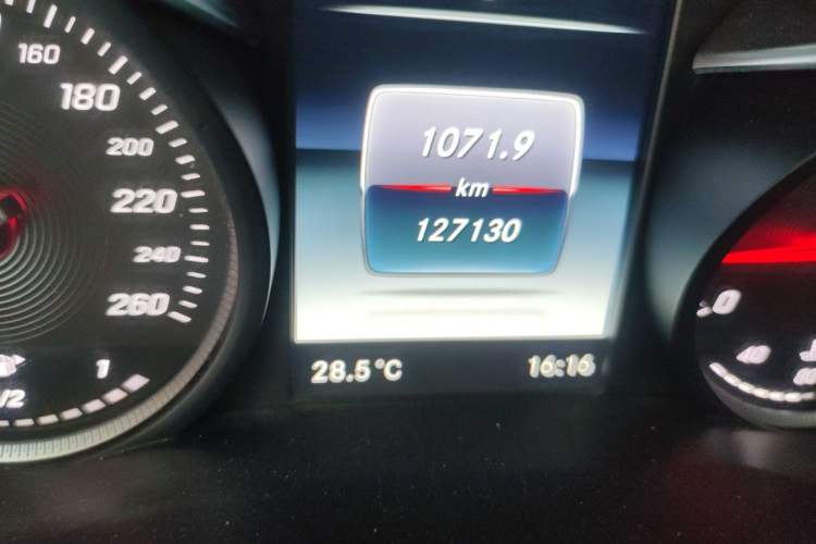 Used Mercedes-Benz C-Class 2015 C 180 L Odometer Close Up