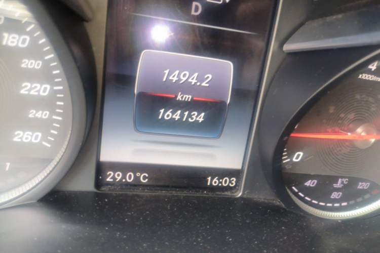 Used Mercedes-Benz C-Class 2015 C 200 L Odometer Close Up