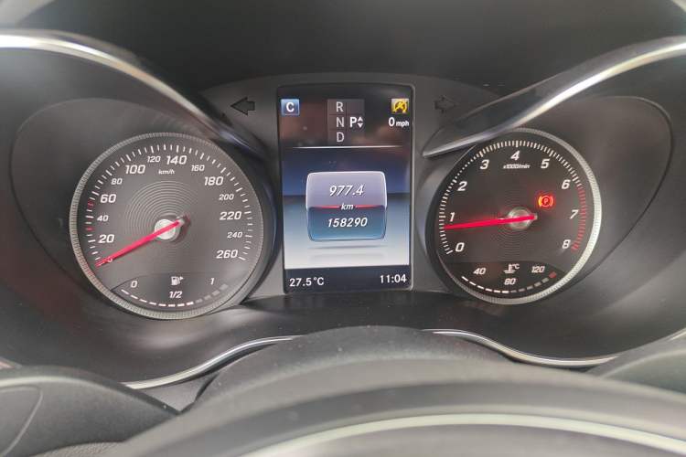 Used Mercedes-Benz C-Class 2015 Revised C 200 L Sport Edition Odometer Close Up