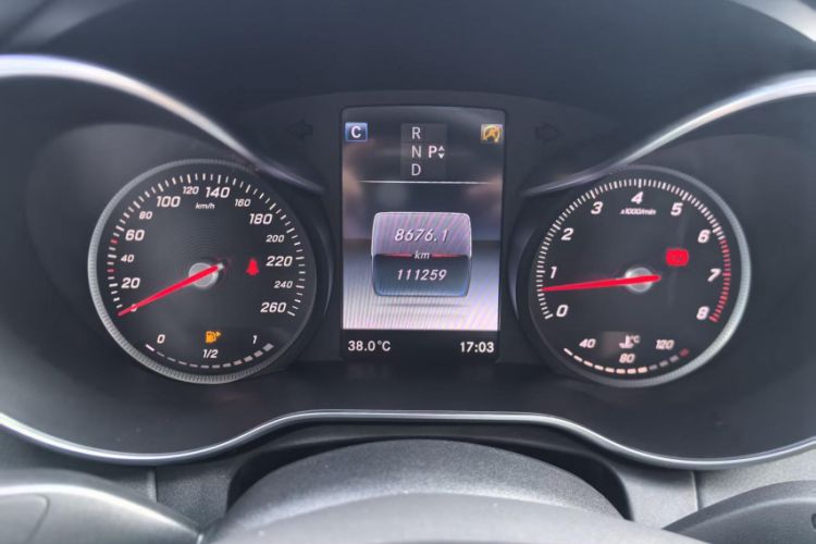Used Mercedes-Benz C-Class 2015 Revised C 200 L Sport Edition Odometer Close Up