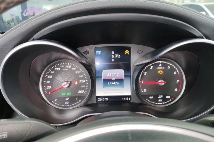 Used Mercedes-Benz C-Class 2015 C 200 L Sport Edition Odometer Close Up