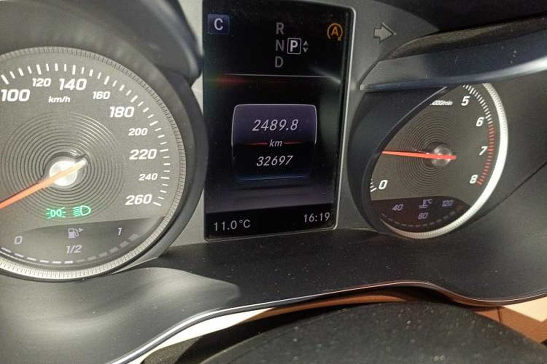Used Mercedes-Benz C-Class 2015 C 200 L Sport Edition Odometer Close Up