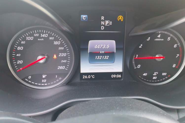 Used Mercedes-Benz C-Class 2015 C 200 L Sport Edition Odometer Close Up